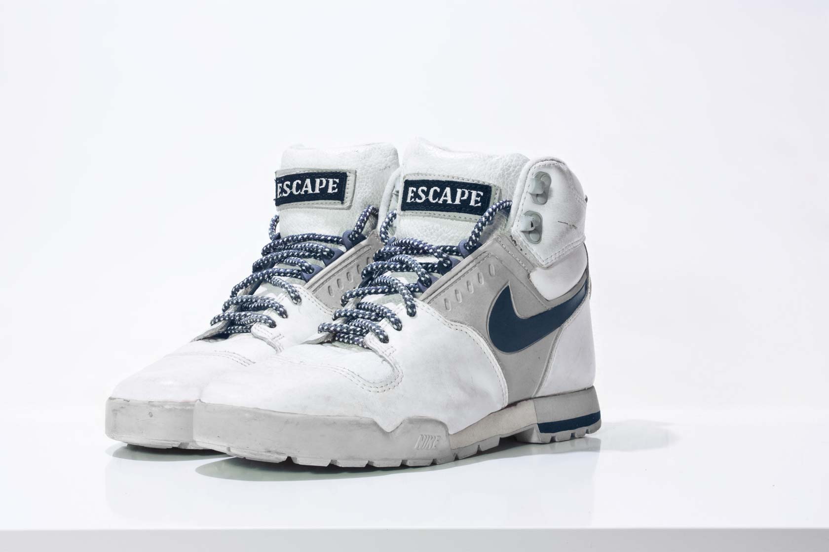 nike escape boots