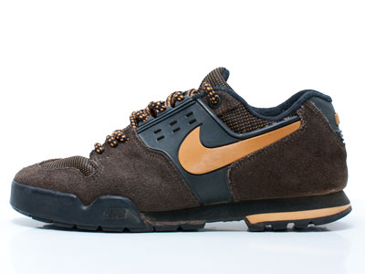 nike son of lava dome